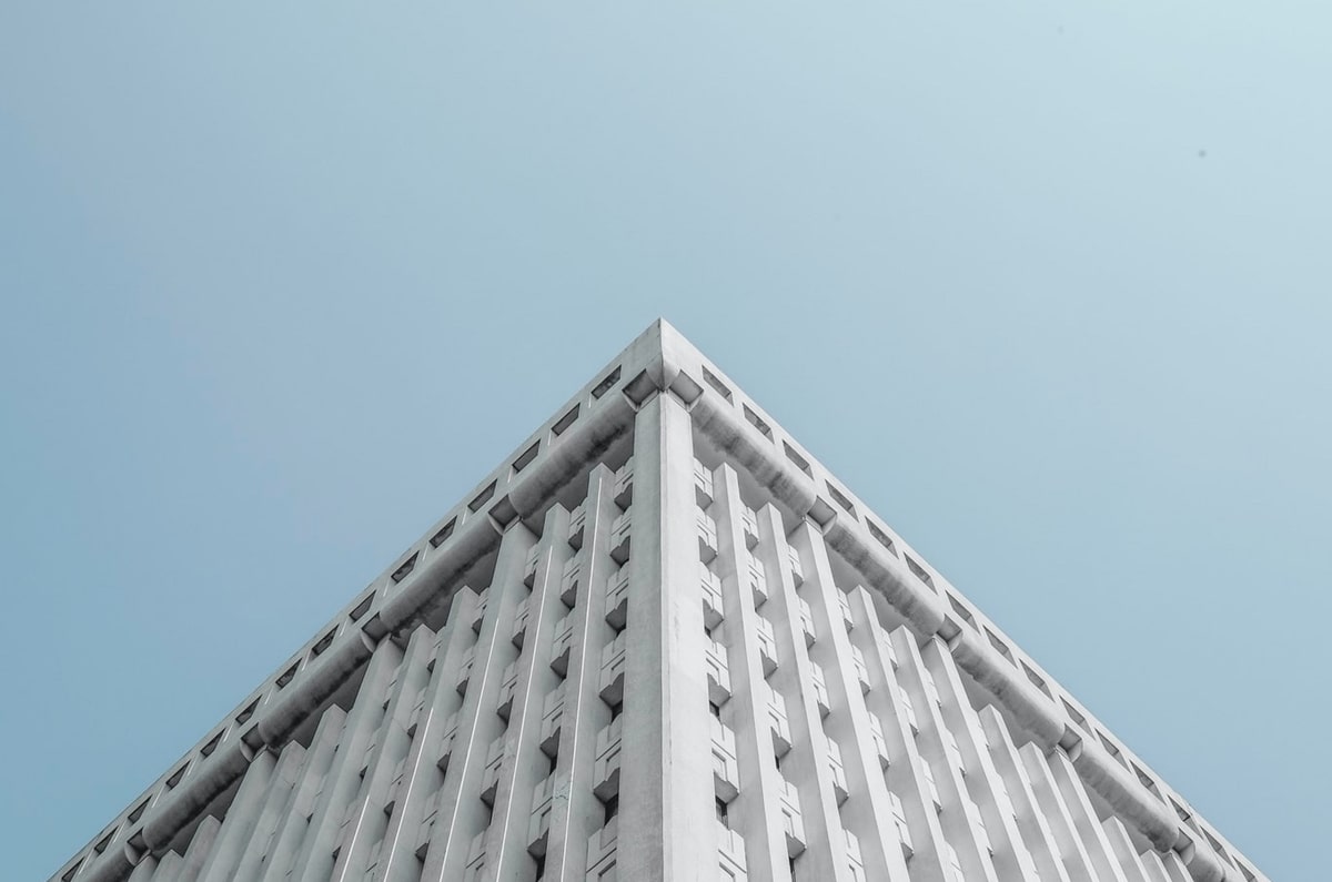 体育平台-文班亚马40+12哈珀15+6 马刺客场大胜残阵湖人