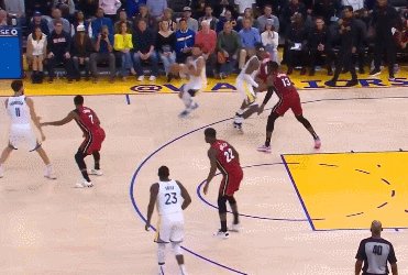 开云体育-五战四次砍下33+！库里把FMVP状态带到新赛季